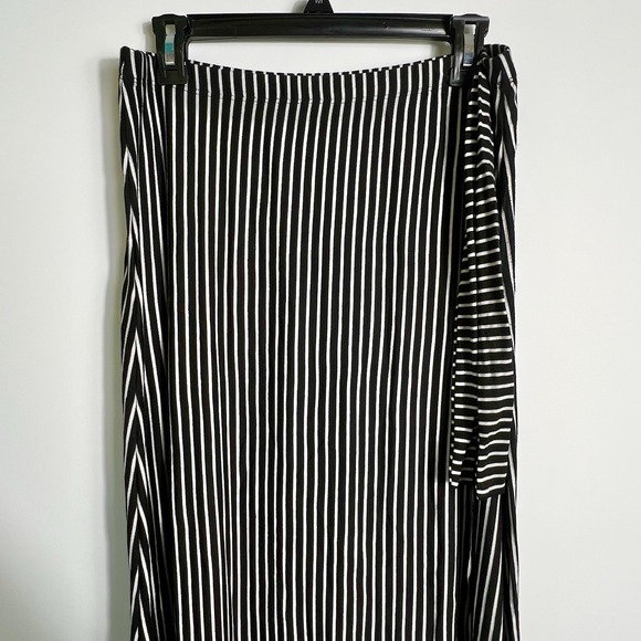 Colette Dresses & Skirts - Colette Women's XL Striped Asymmetrical Wrap Maxi Skirt Black White Made In USA